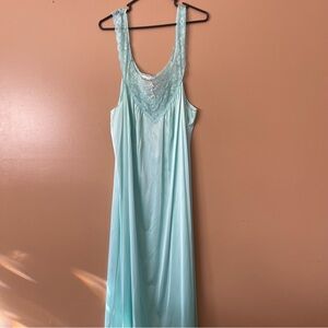 Vintage 1980s Vanity Fair blue Lace Nightgown MADE USA Size M